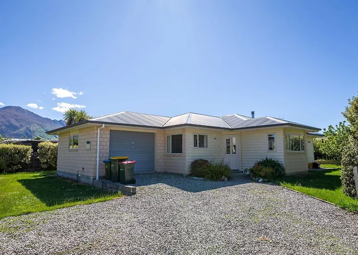 Farrant Family Escape Roomy Retreat * Wanaka