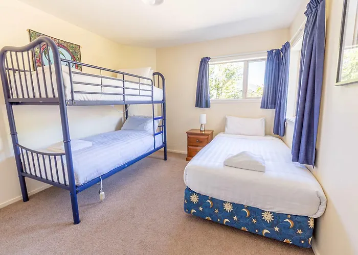 Farrant Family Escape Roomy Retreat * Wanaka