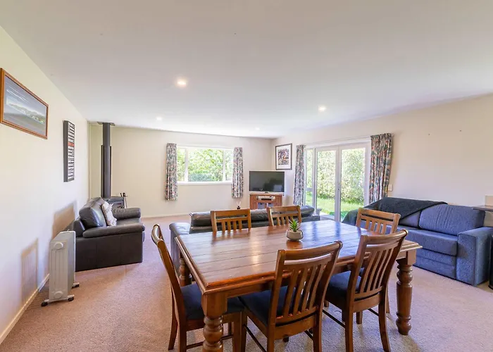 Farrant Family Escape Roomy Retreat * Wanaka